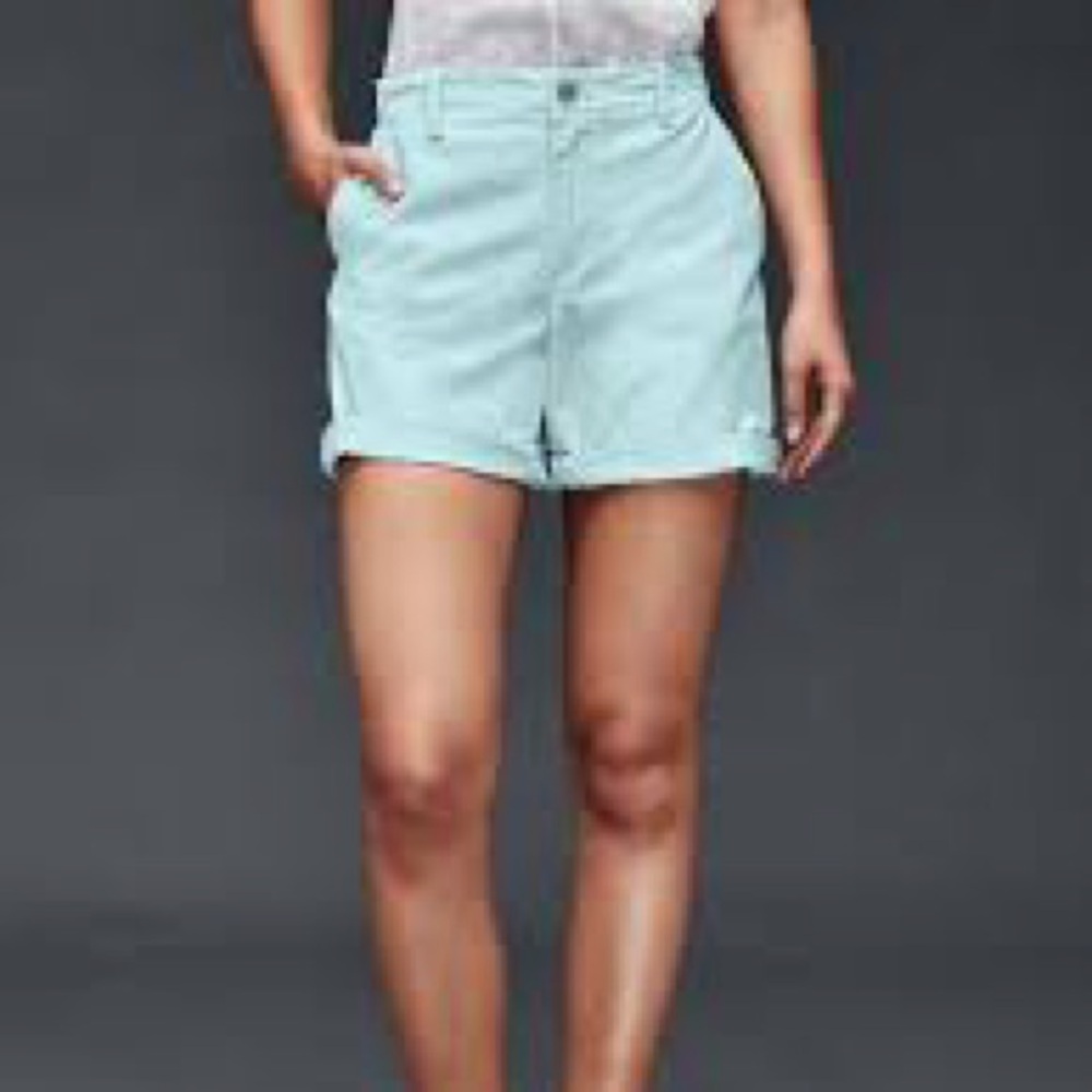 BNWT GAP Girlfriend Chino Shorts